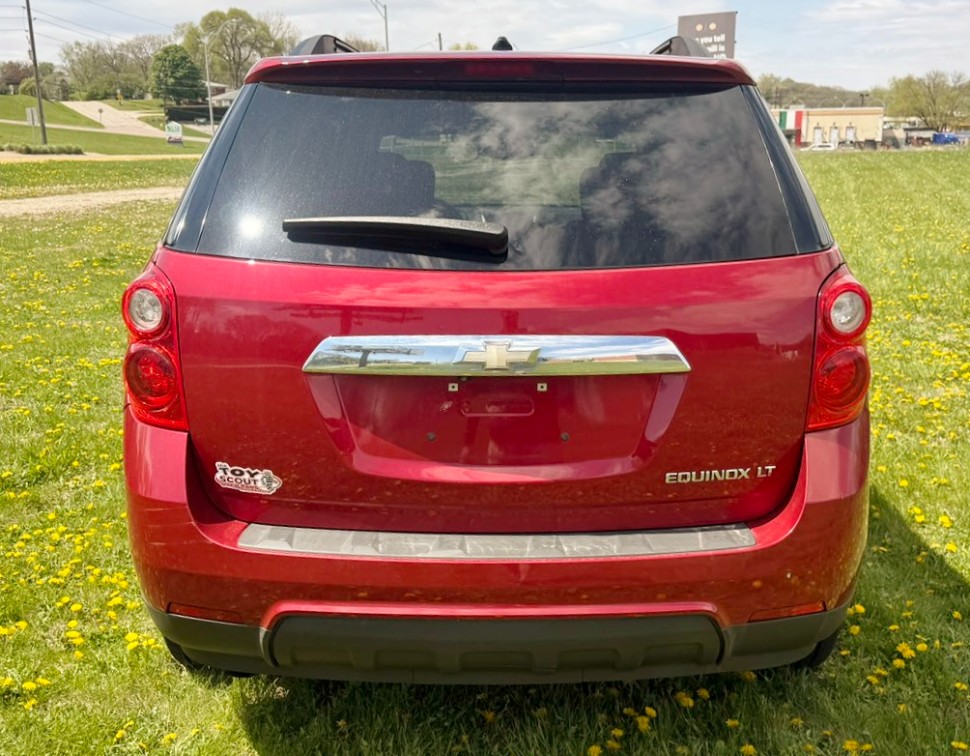 Additional photo of vehicle.