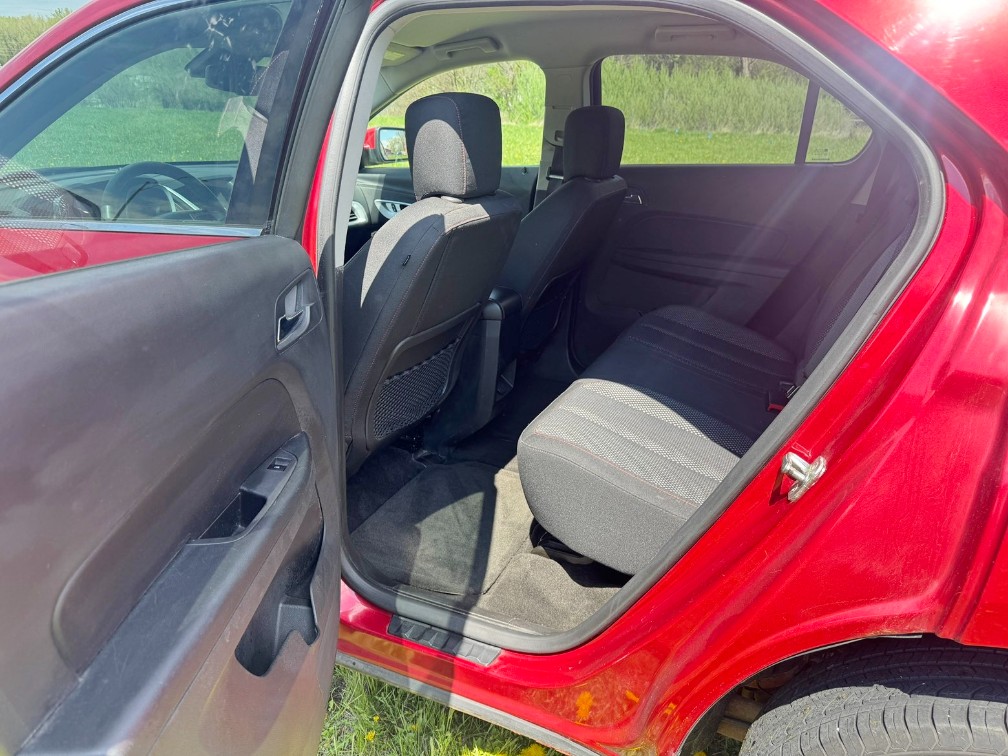 Additional photo of vehicle.
