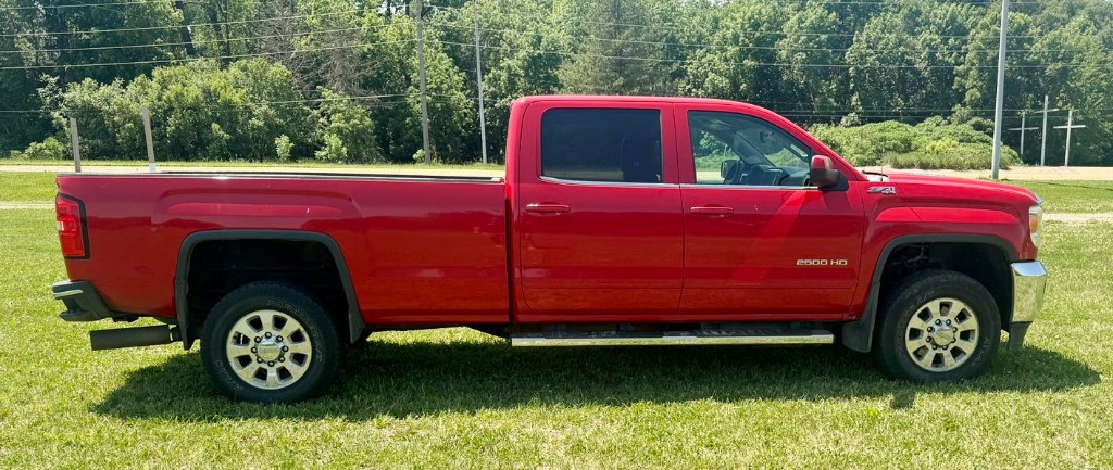 Additional photo of vehicle.