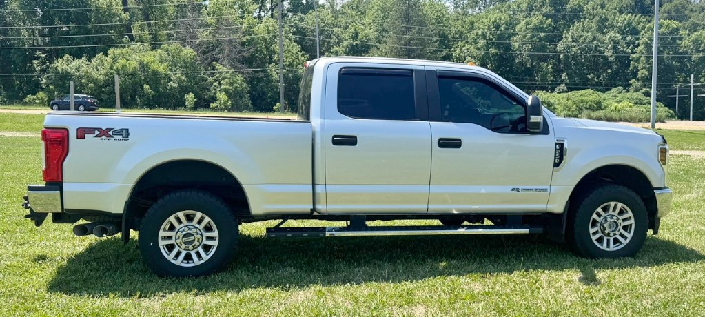 Additional photo of vehicle.