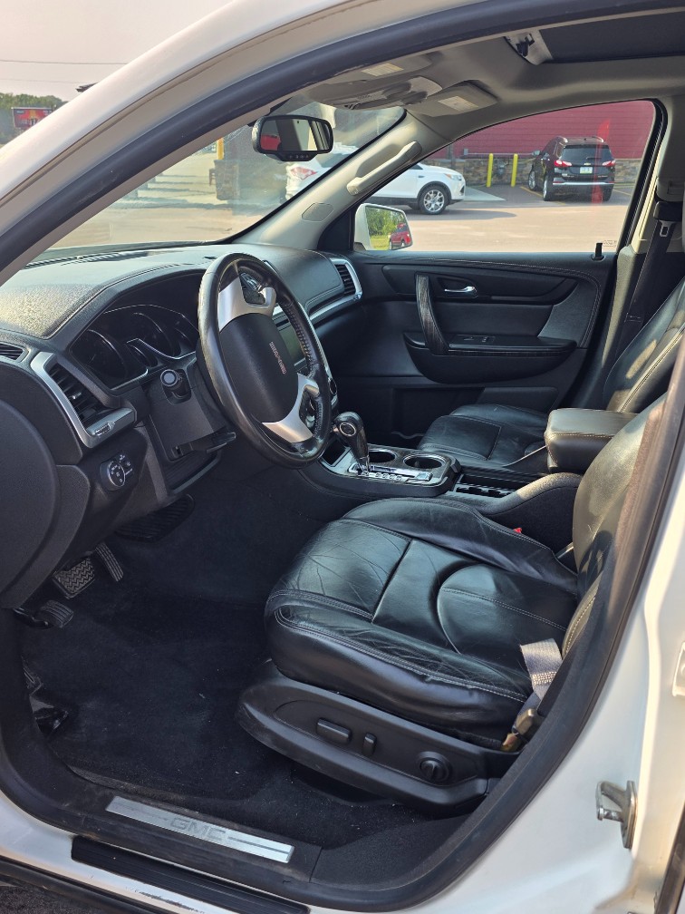 Additional photo of vehicle.