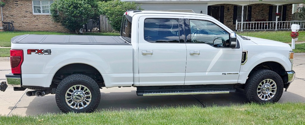 Additional photo of vehicle.