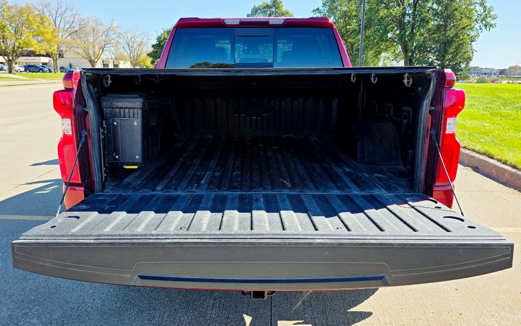 Additional photo of vehicle.