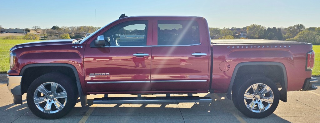 Additional photo of vehicle.