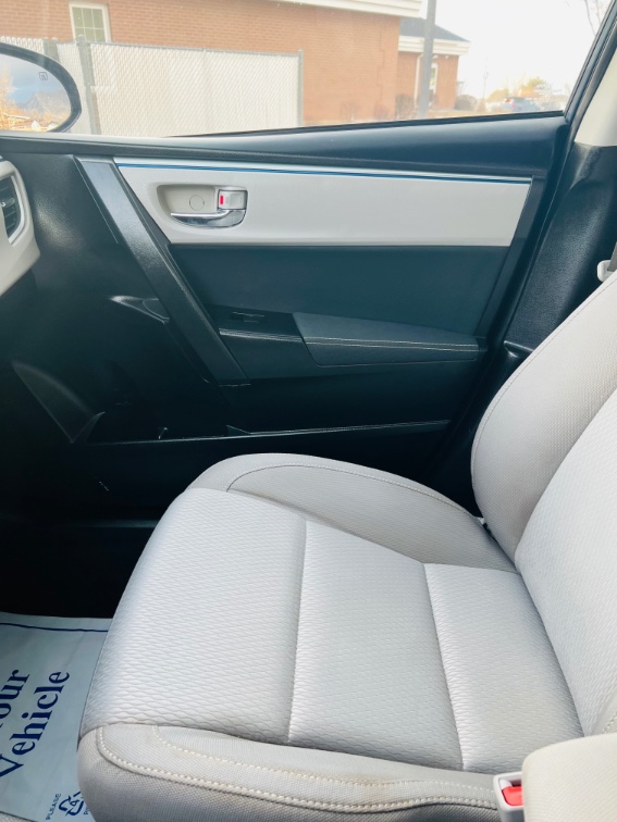 Additional photo of vehicle.