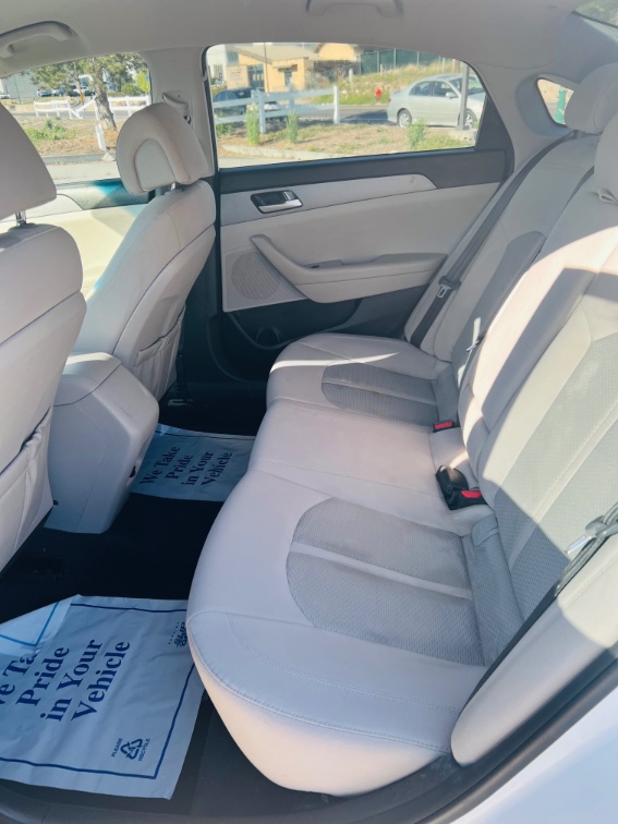 2017 Hyundai Sonata SE - Photo 9