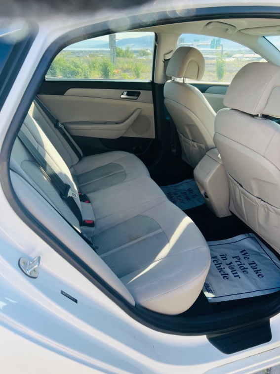 2017 Hyundai Sonata SE - Photo 11