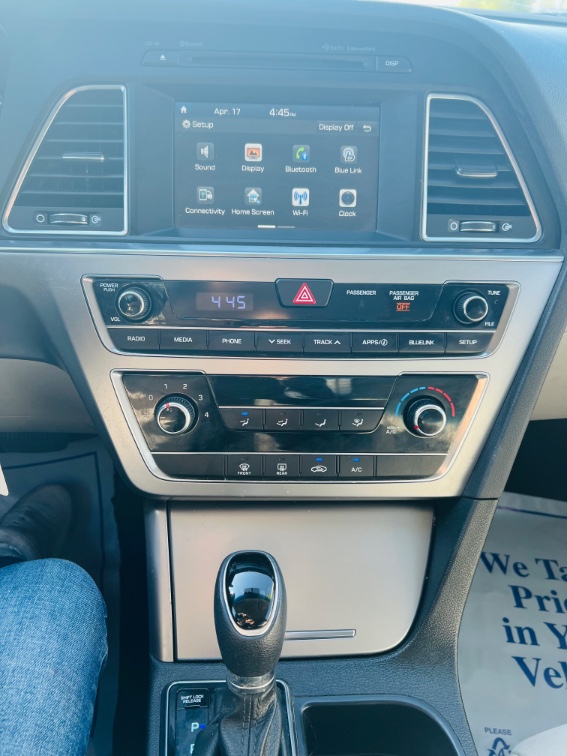 2017 Hyundai Sonata SE - Photo 16