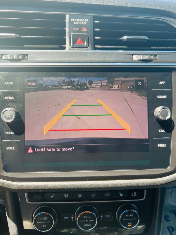 2018 Volkswagen Tiguan SE - Photo 18