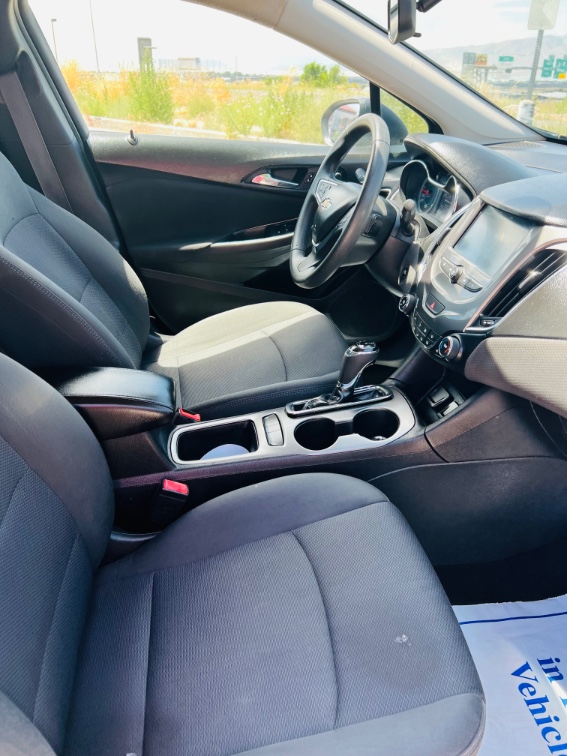 2017 Chevrolet Cruze LT - Photo 11