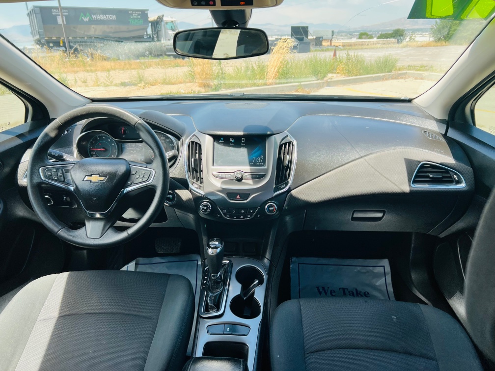 2017 Chevrolet Cruze LT - Photo 13