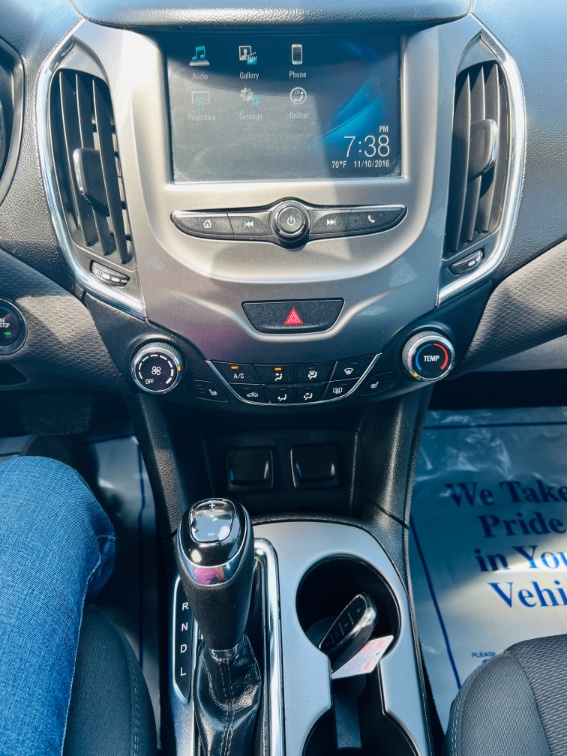 2017 Chevrolet Cruze LT - Photo 17