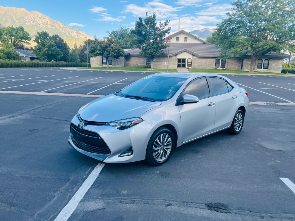 2017 Toyota Corolla XLE - Photo 2