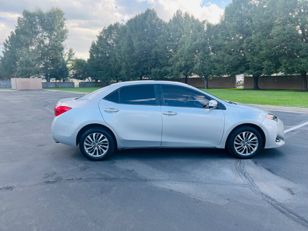 2017 Toyota Corolla XLE - Photo 5