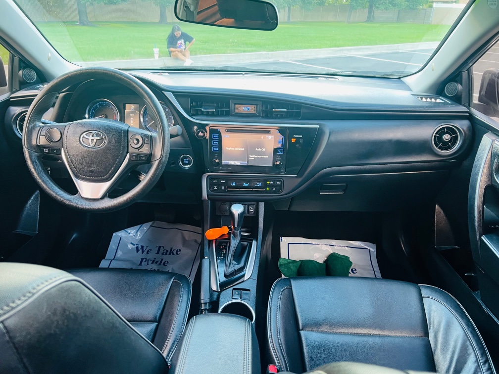 2017 Toyota Corolla XLE - Photo 13