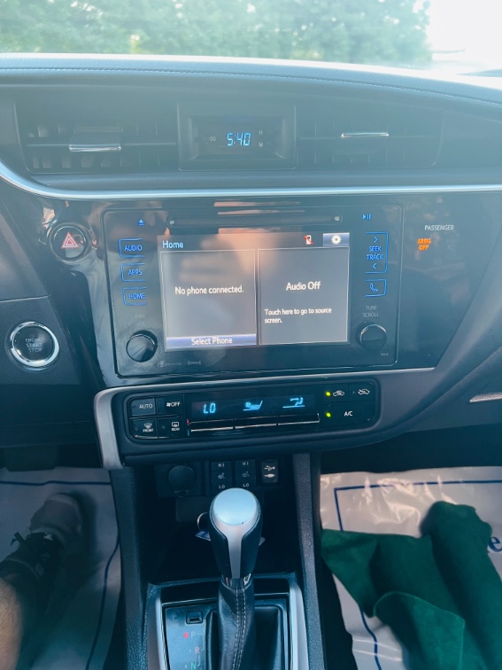 2017 Toyota Corolla XLE - Photo 17