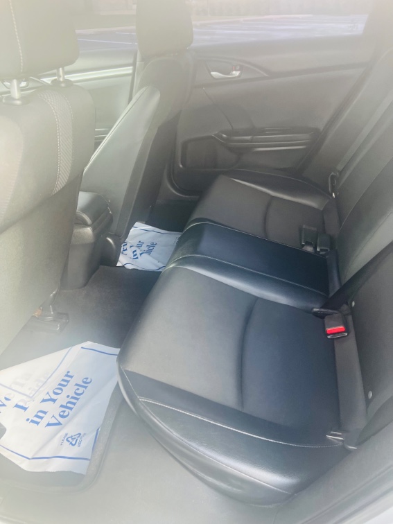 Additional photo of vehicle.