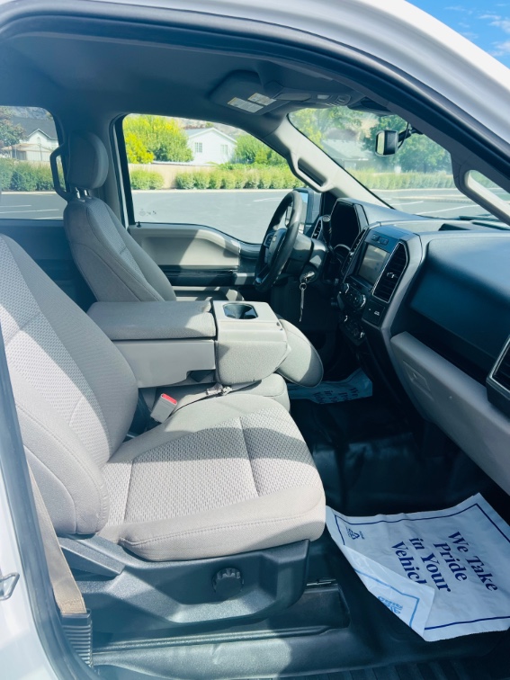 Additional photo of vehicle.
