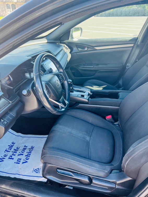Additional photo of vehicle.