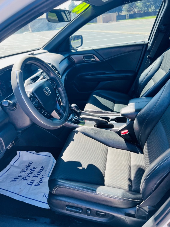 Additional photo of vehicle.