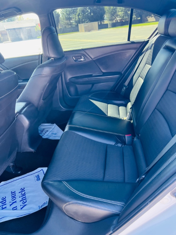 Additional photo of vehicle.