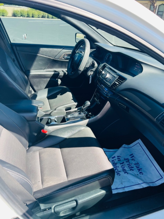 Additional photo of vehicle.