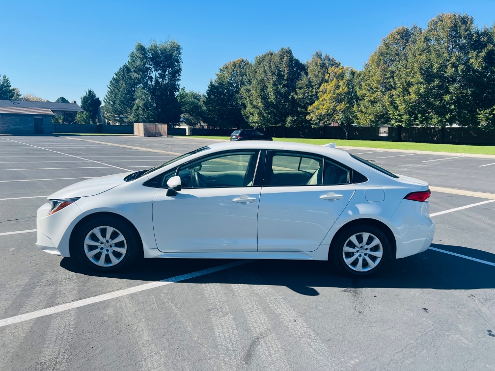 Additional photo of vehicle.
