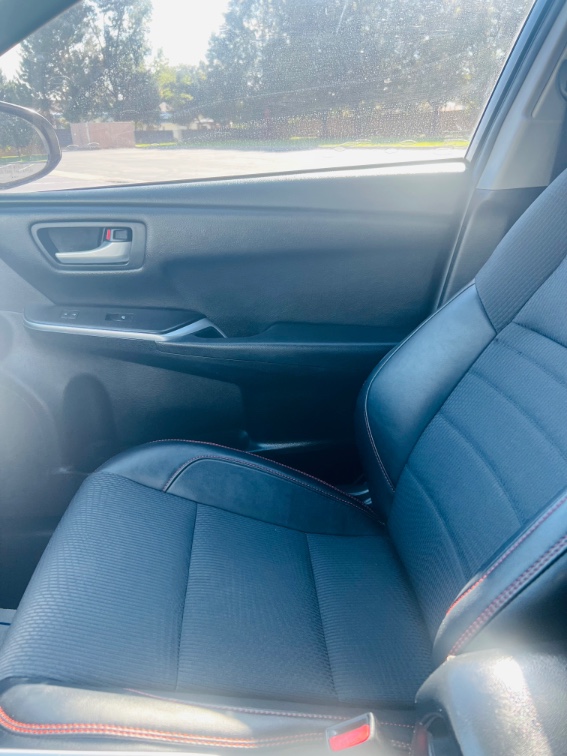 Additional photo of vehicle.
