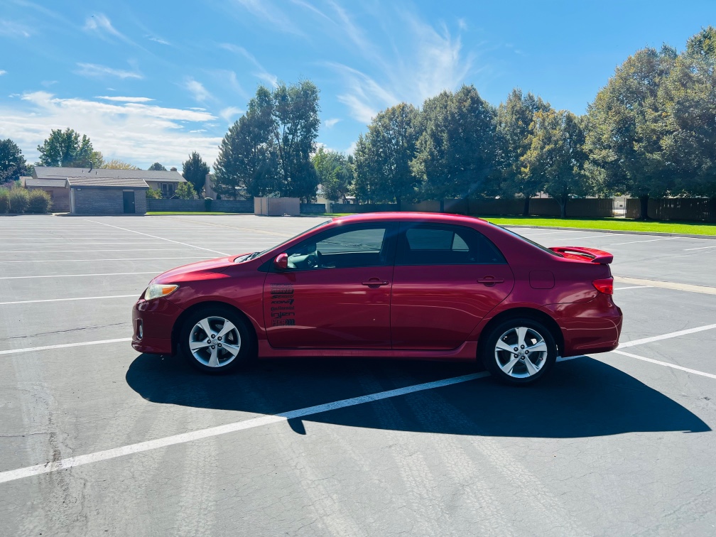 Additional photo of vehicle.