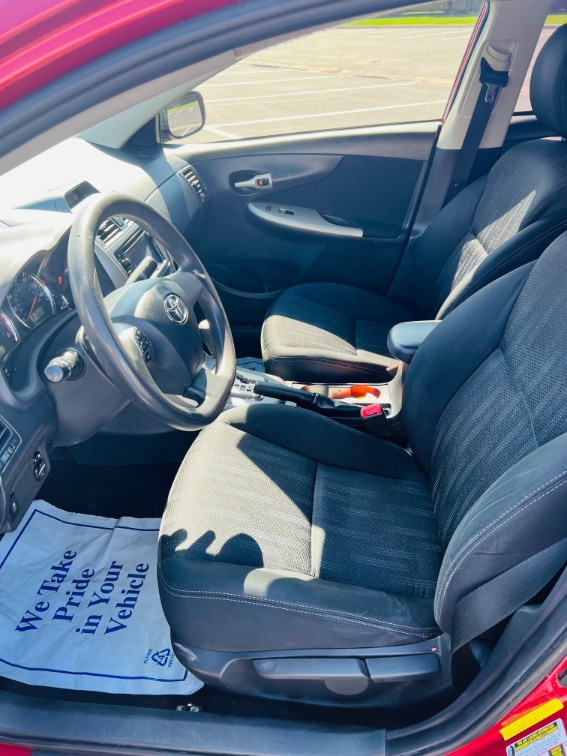 Additional photo of vehicle.