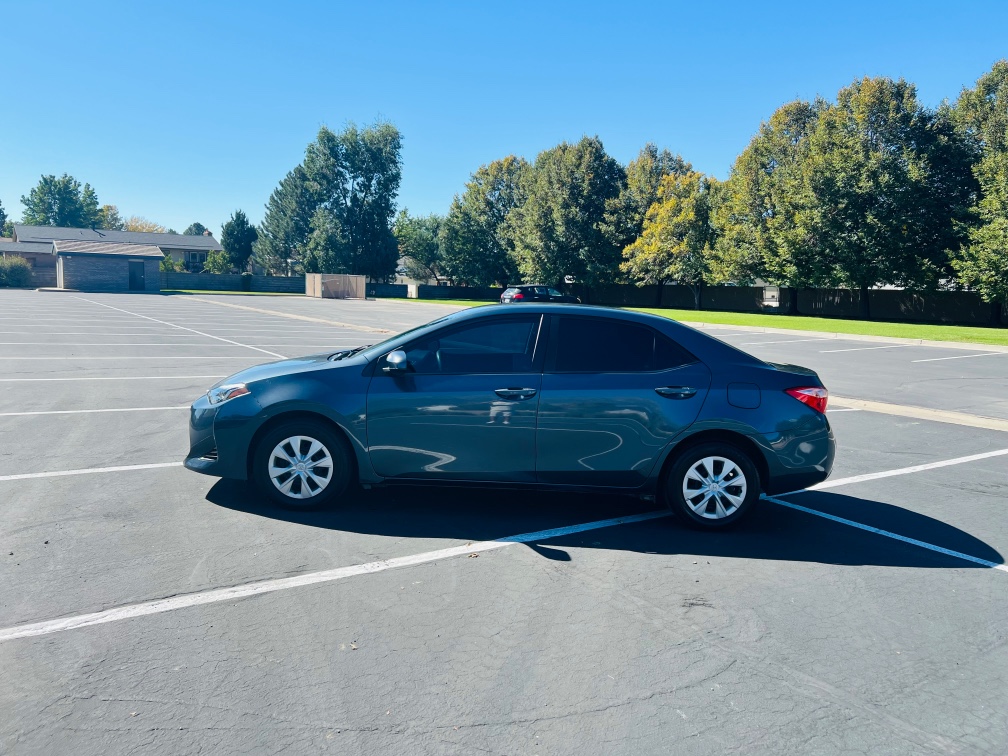 Additional photo of vehicle.