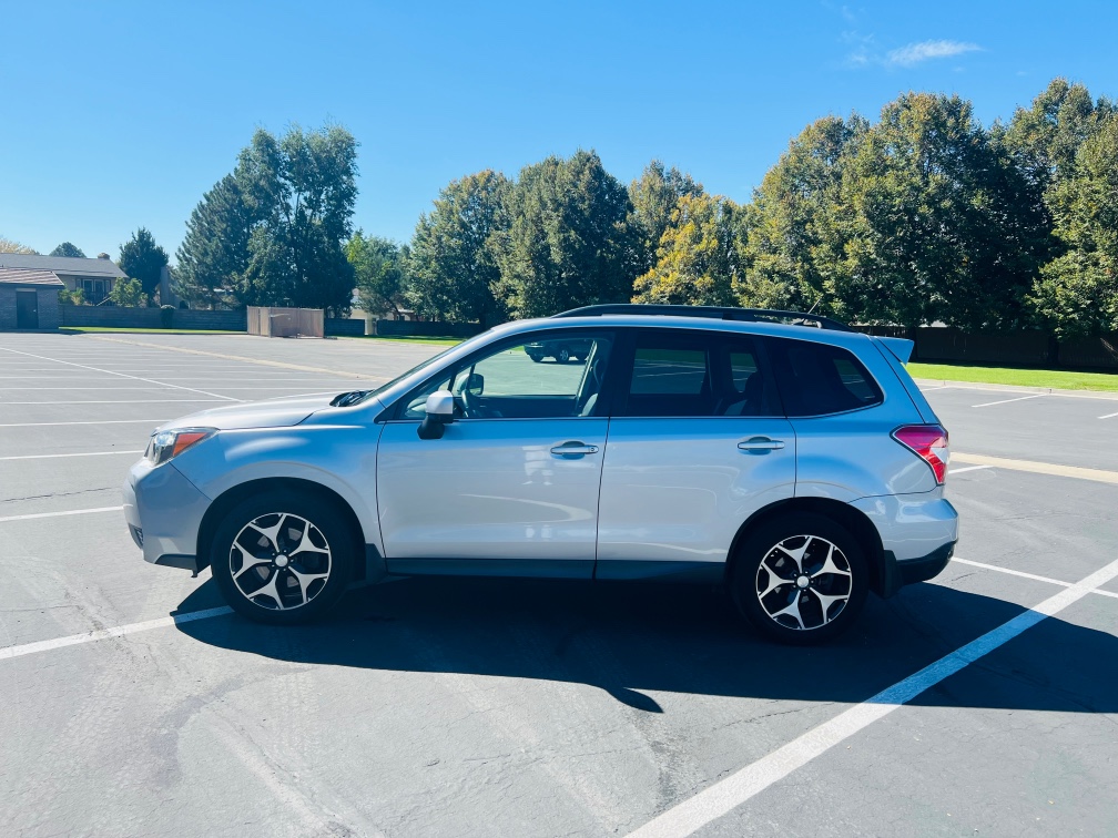 Additional photo of vehicle.