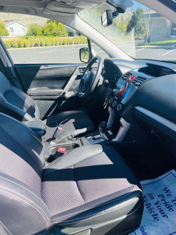 Additional photo of vehicle.