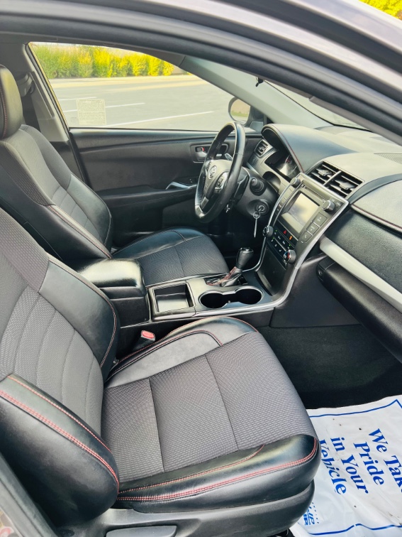 Additional photo of vehicle.