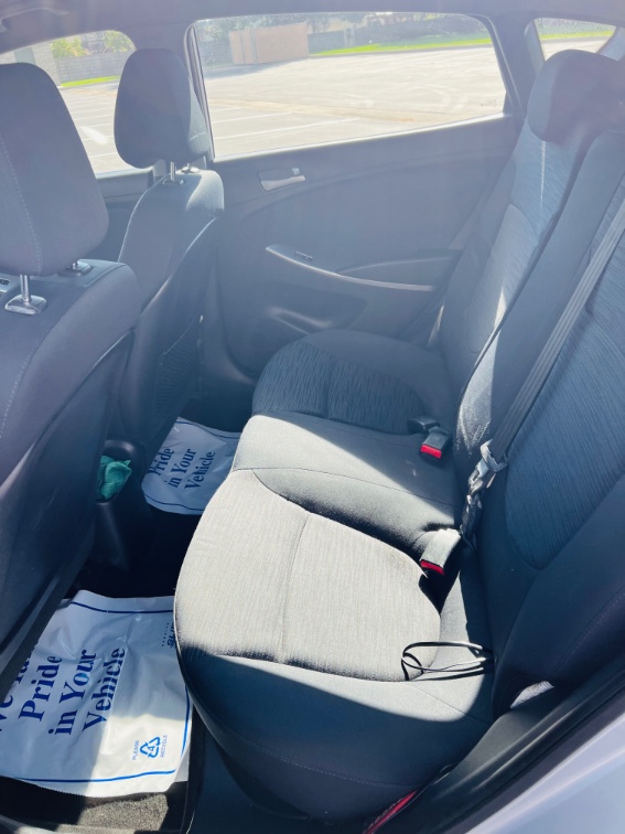 Additional photo of vehicle.