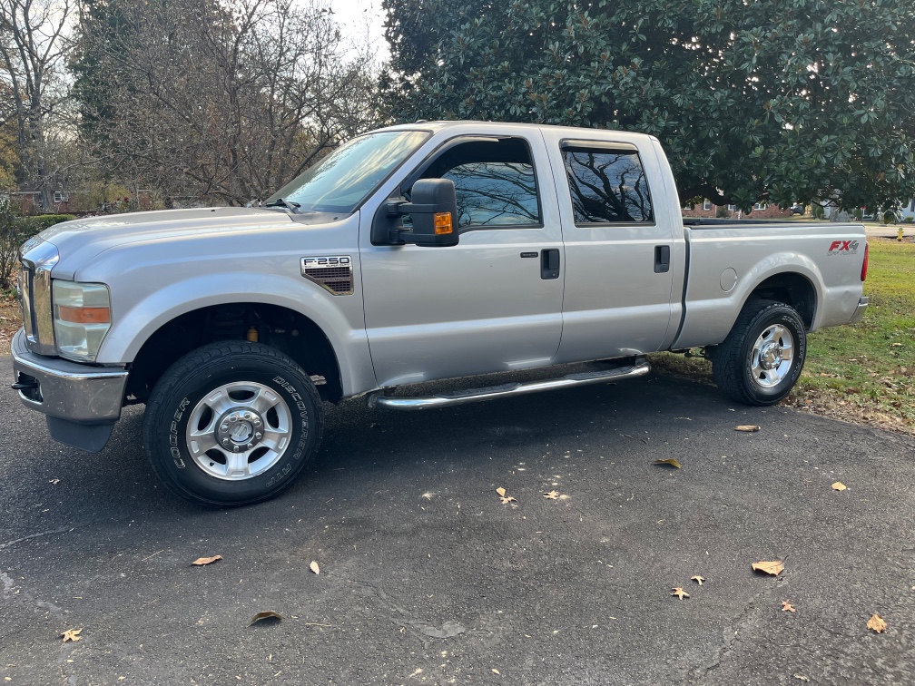 2010 Ford F-250 Super Duty XLT's photo