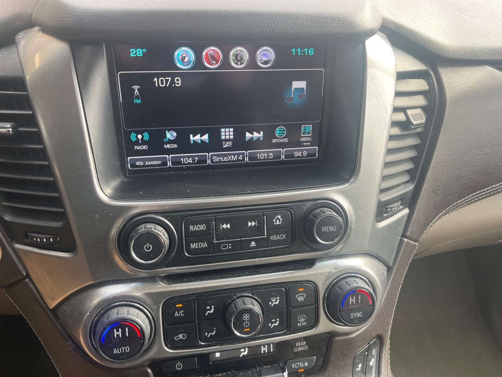 2016 Chevrolet Suburban LT - Photo 10