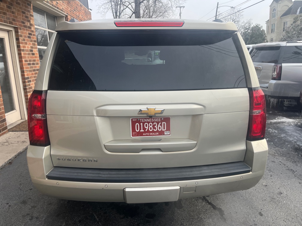 2016 Chevrolet Suburban LT - Photo 19