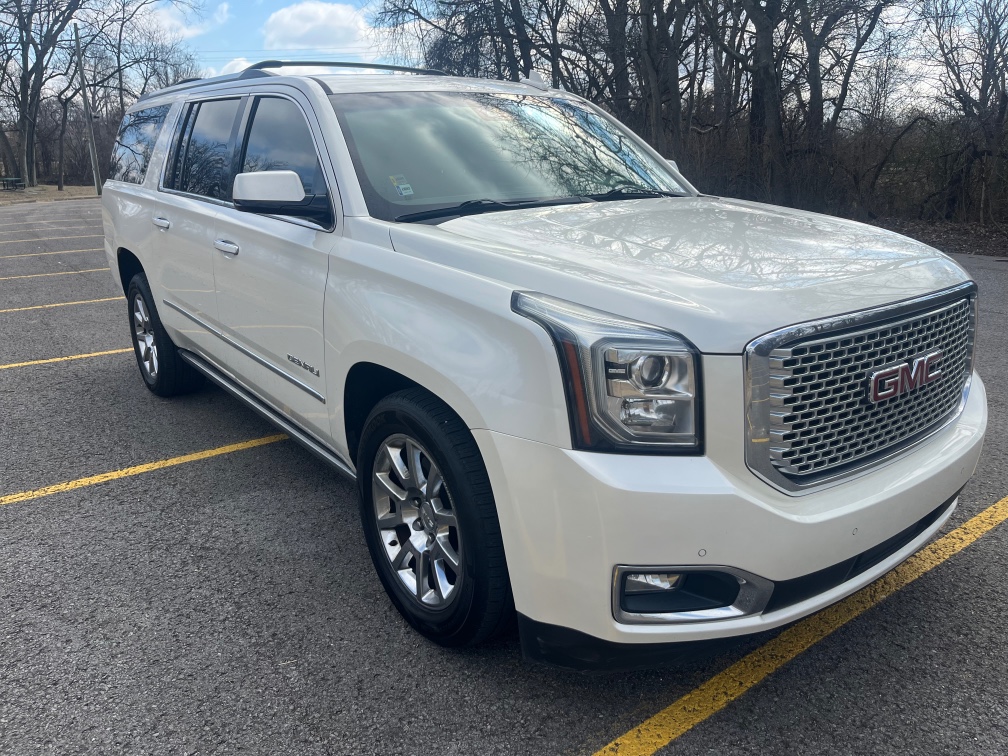 Additional photo of vehicle.