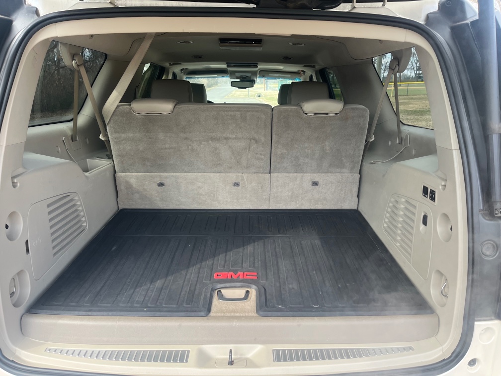 Additional photo of vehicle.