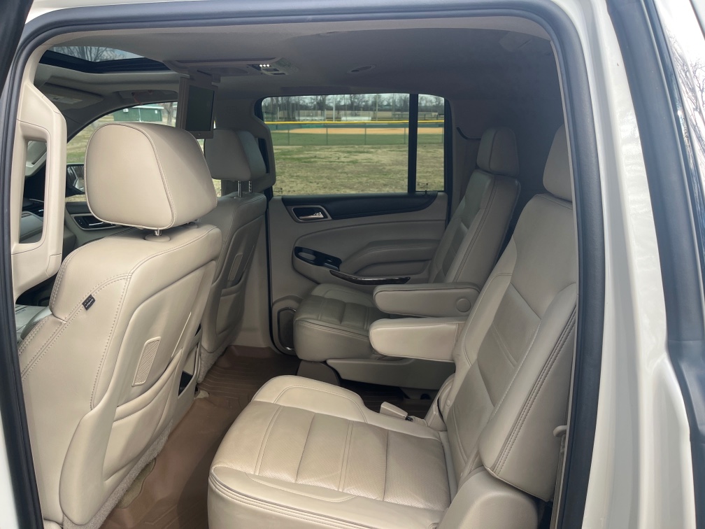 Additional photo of vehicle.