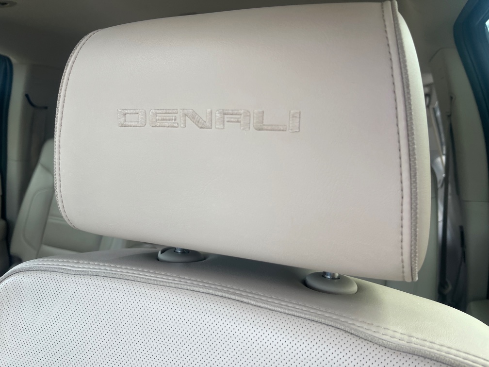 Additional photo of vehicle.