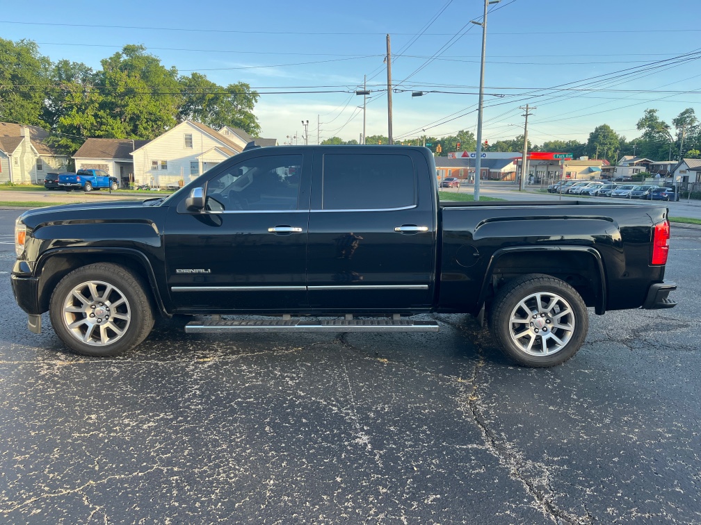 2015 GMC Sierra 4WD Crew Cab Short Box's photo