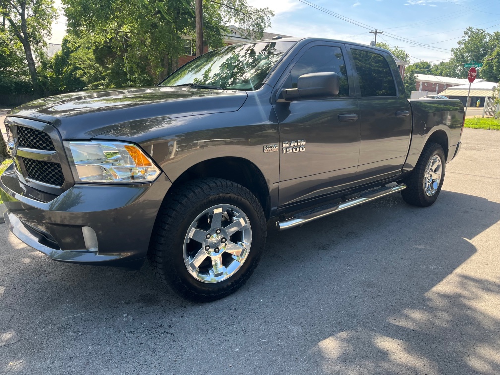 2017 RAM 1500 Express 4x4 Crew Cab 5'7's photo