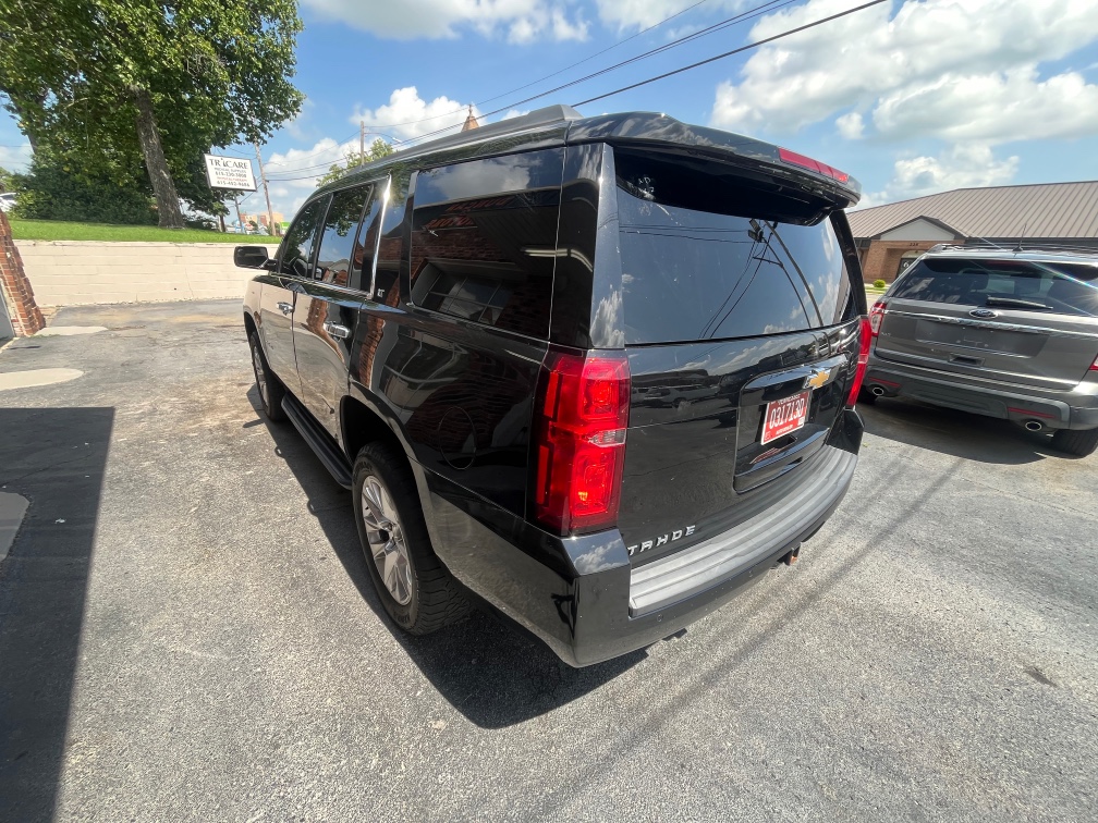 Additional photo of vehicle.
