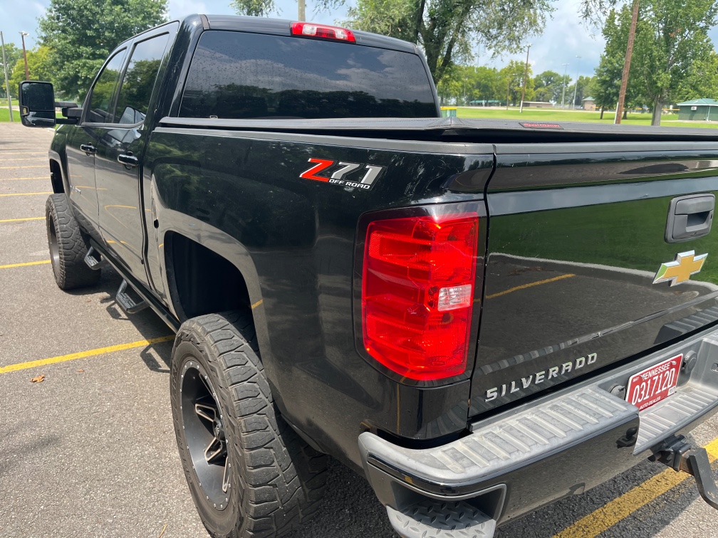 2018 Chevrolet Silverado 1500 LT Z71 - Photo 10