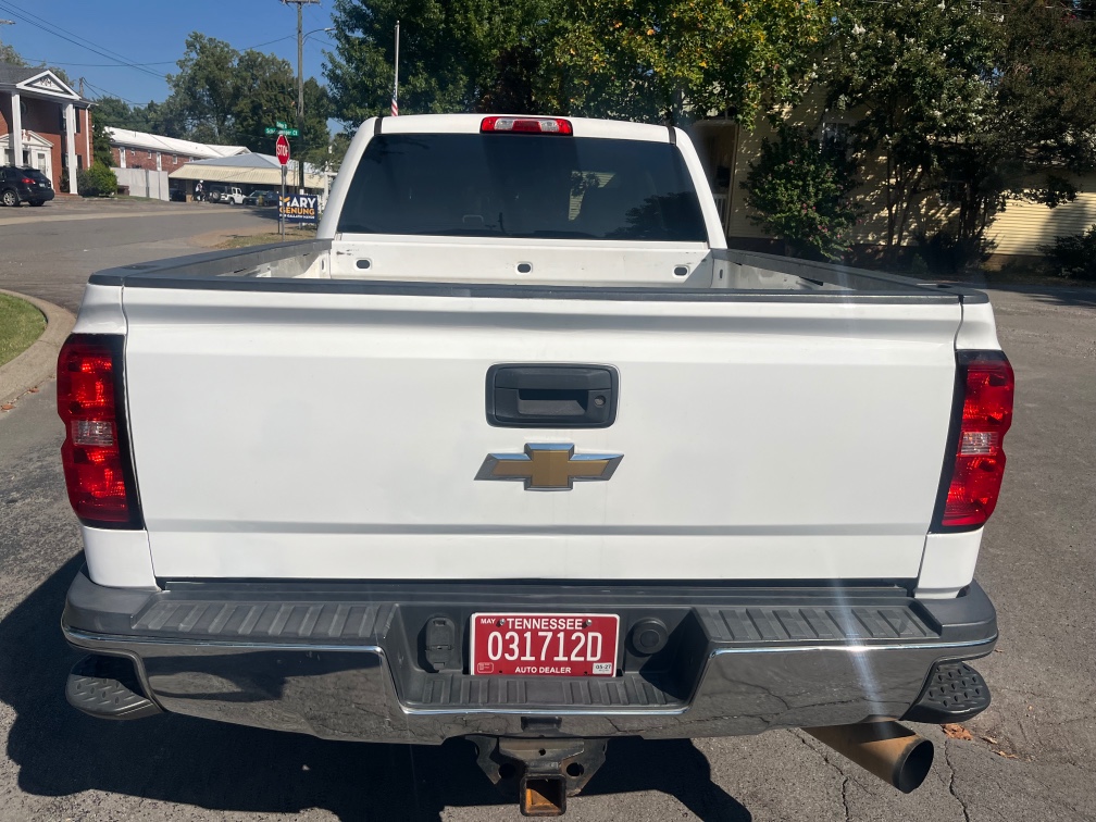 Additional photo of vehicle.