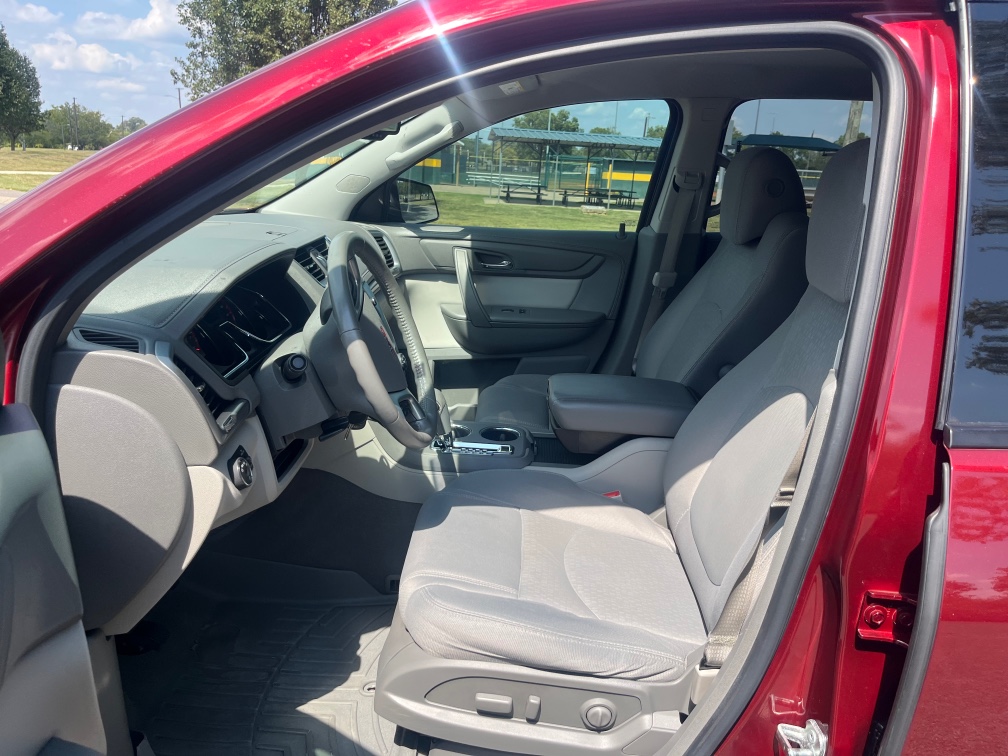 Additional photo of vehicle.
