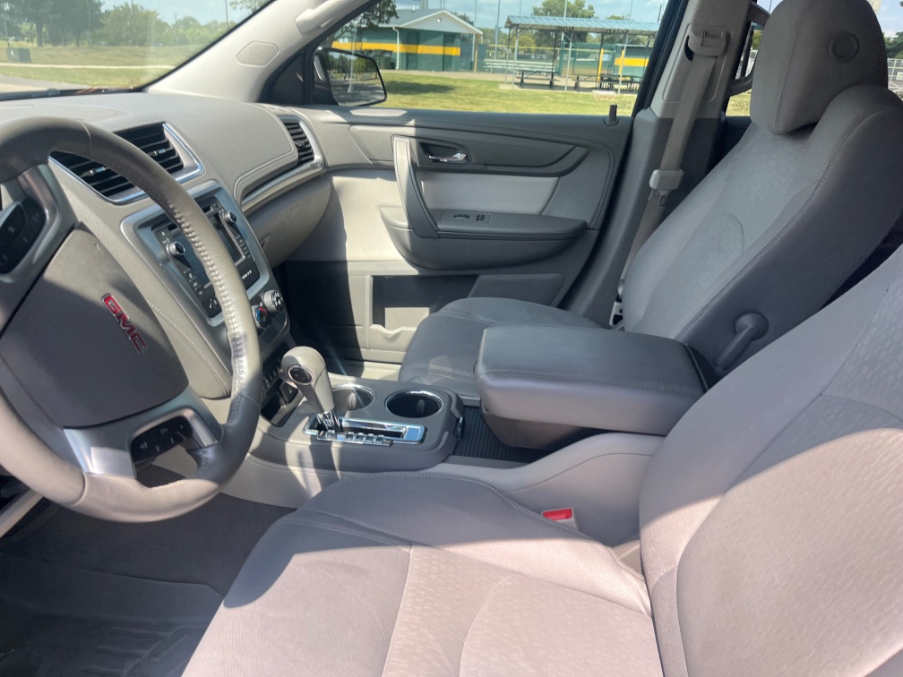 Additional photo of vehicle.