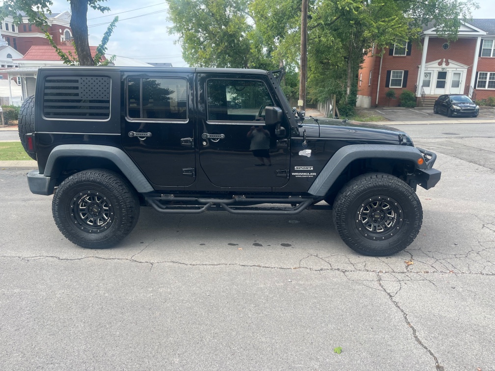 Additional photo of vehicle.